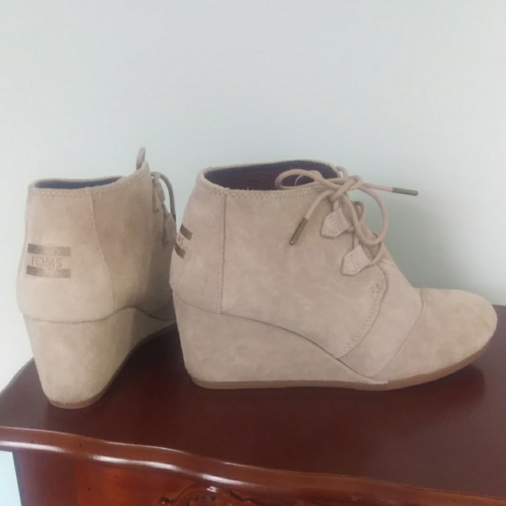 Toms suede bootie